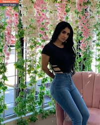 UrGrllCrush: Exploring Digital Influence, Creativity, and Personal Branding urgrllcrush